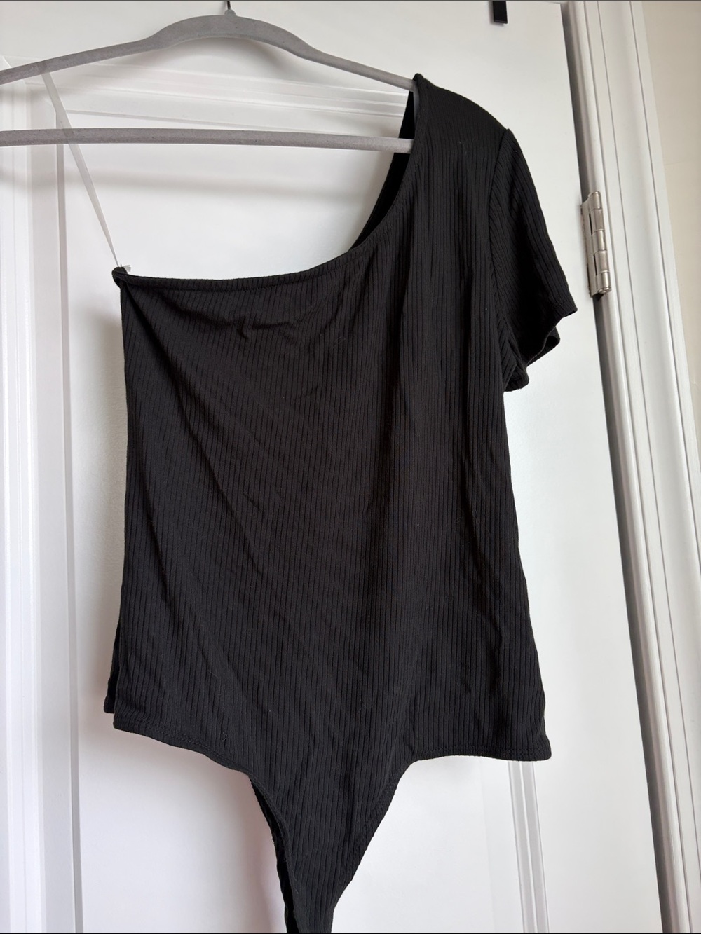 Le Lis Black One-Shoulder Ribbed Bodysuit